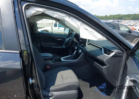 2024 Toyota Rav4 Xle z USA, uszkodzony, nr VIN 2T3W1RFV8RW309335